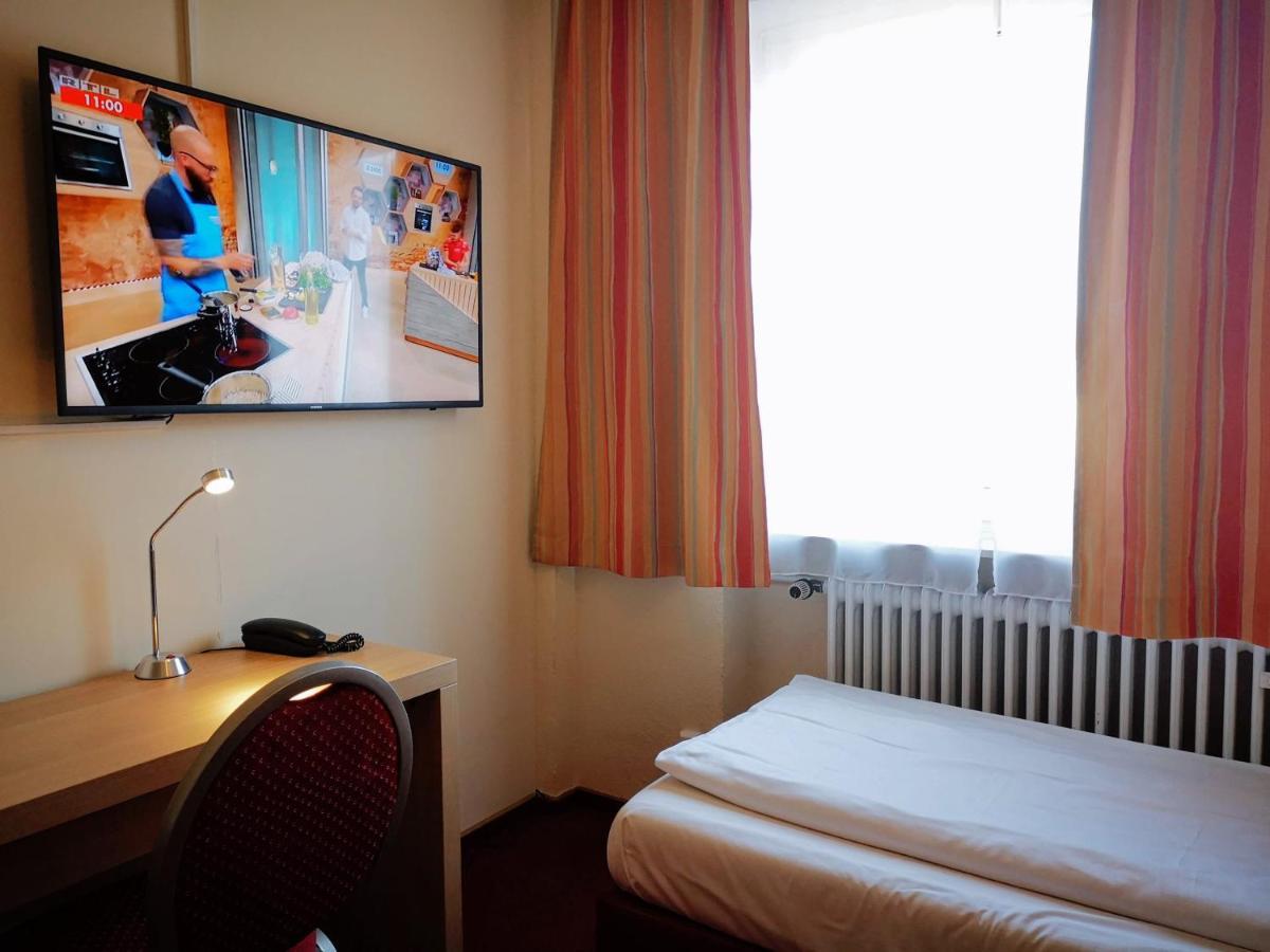 Hotel Scholz โคเบลนซ์ ภายนอก รูปภาพ