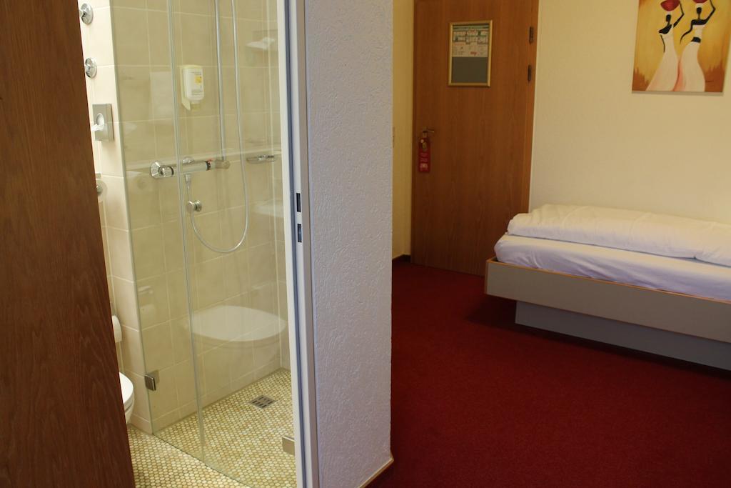 Hotel Scholz โคเบลนซ์ ภายนอก รูปภาพ