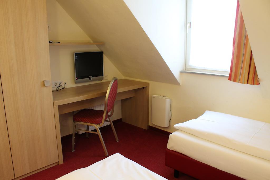 Hotel Scholz โคเบลนซ์ ภายนอก รูปภาพ